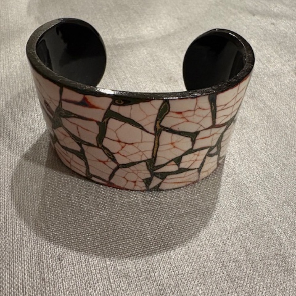 Great-Looking Cuff Bracelet. Lightweight. Black, … - image 1